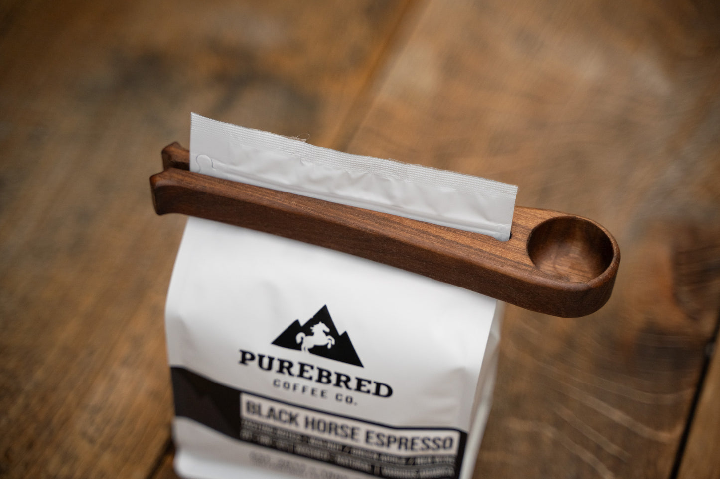 Premium Handcrafted Walnut Coffee Scoop with Bag Clip - Perfect for Coffee Lovers - Eco-Friendly, Unique Kitchen Tool
