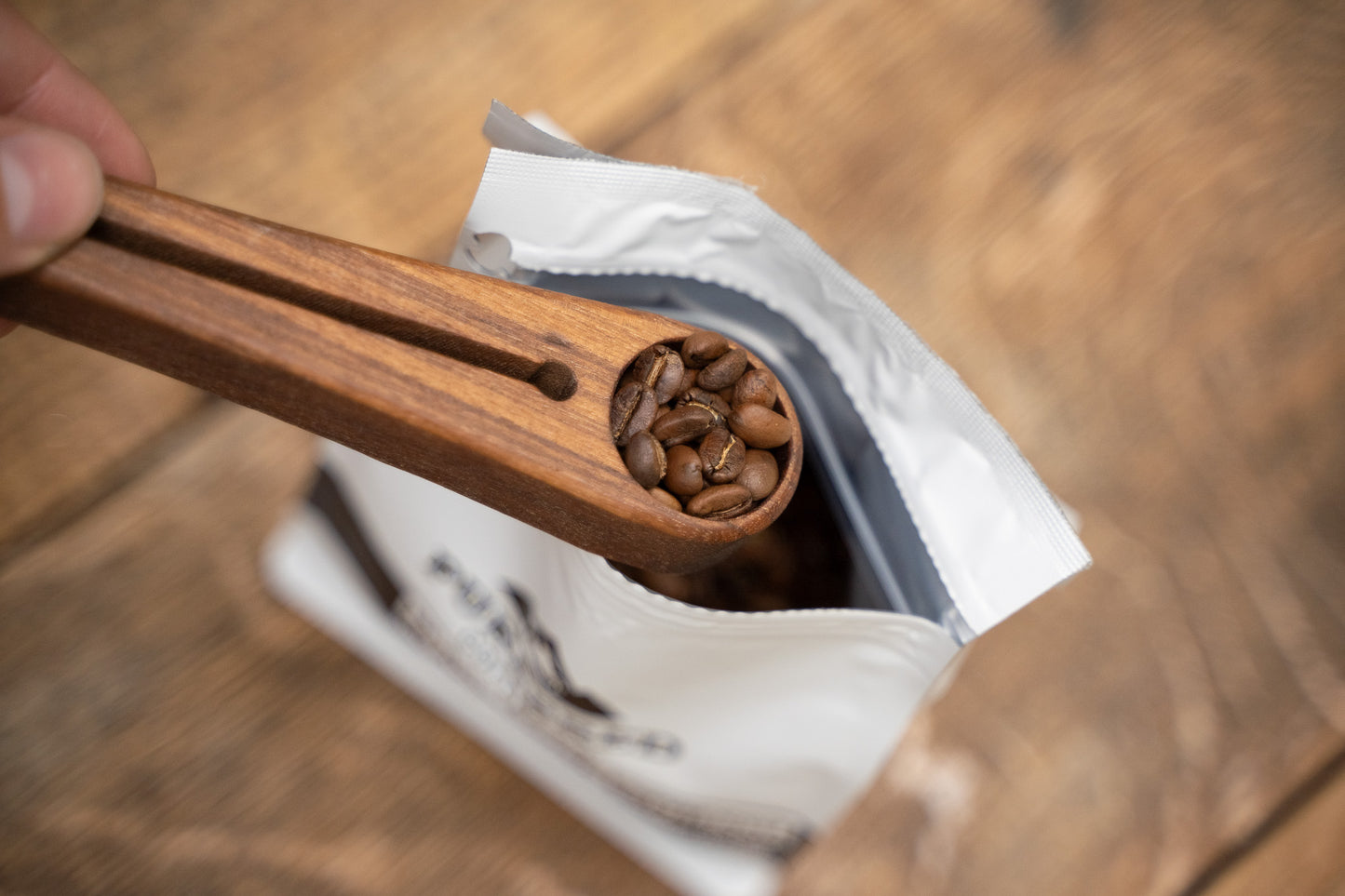 Premium Handcrafted Walnut Coffee Scoop with Bag Clip - Perfect for Coffee Lovers - Eco-Friendly, Unique Kitchen Tool