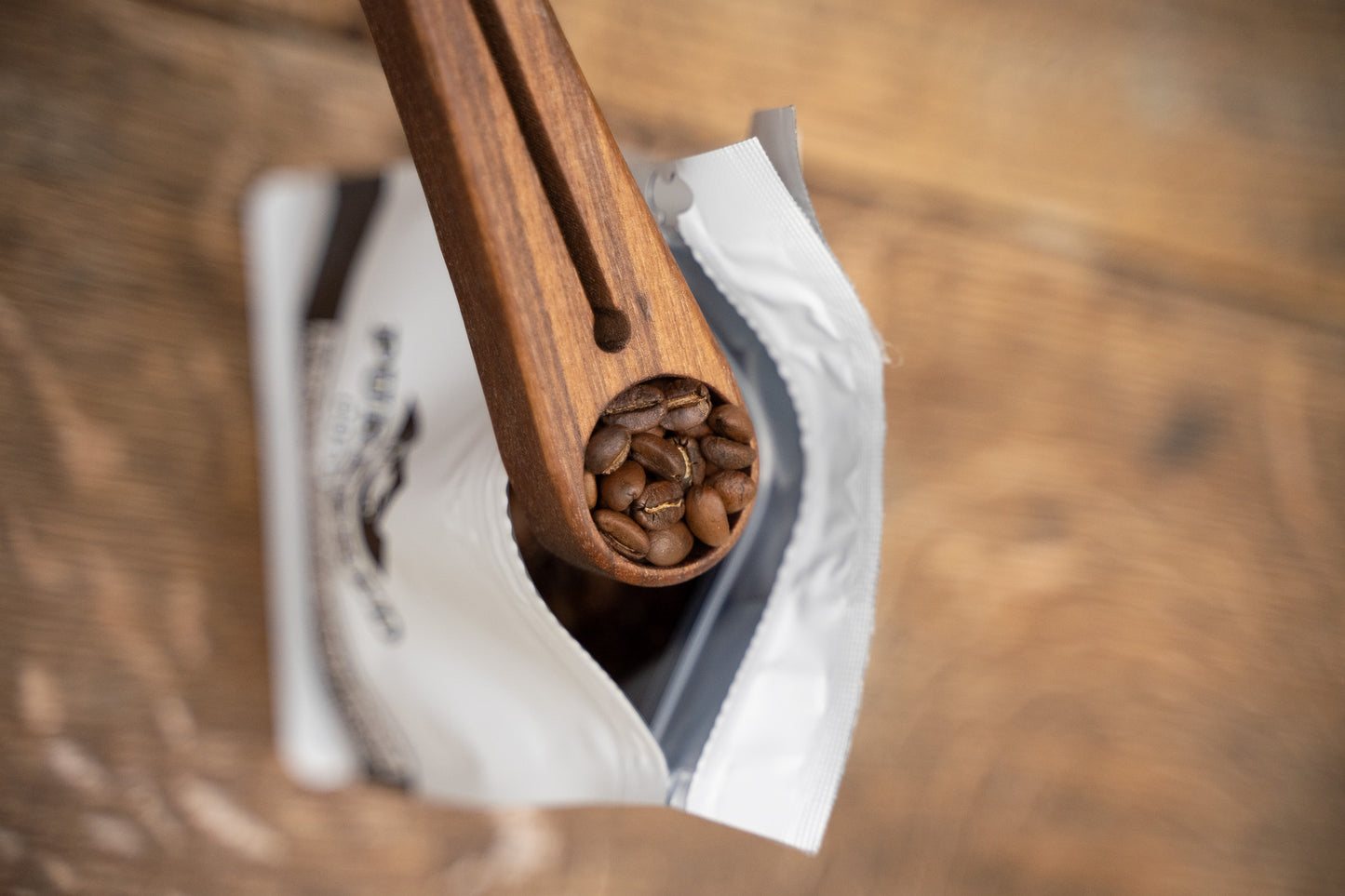 Premium Handcrafted Walnut Coffee Scoop with Bag Clip - Perfect for Coffee Lovers - Eco-Friendly, Unique Kitchen Tool