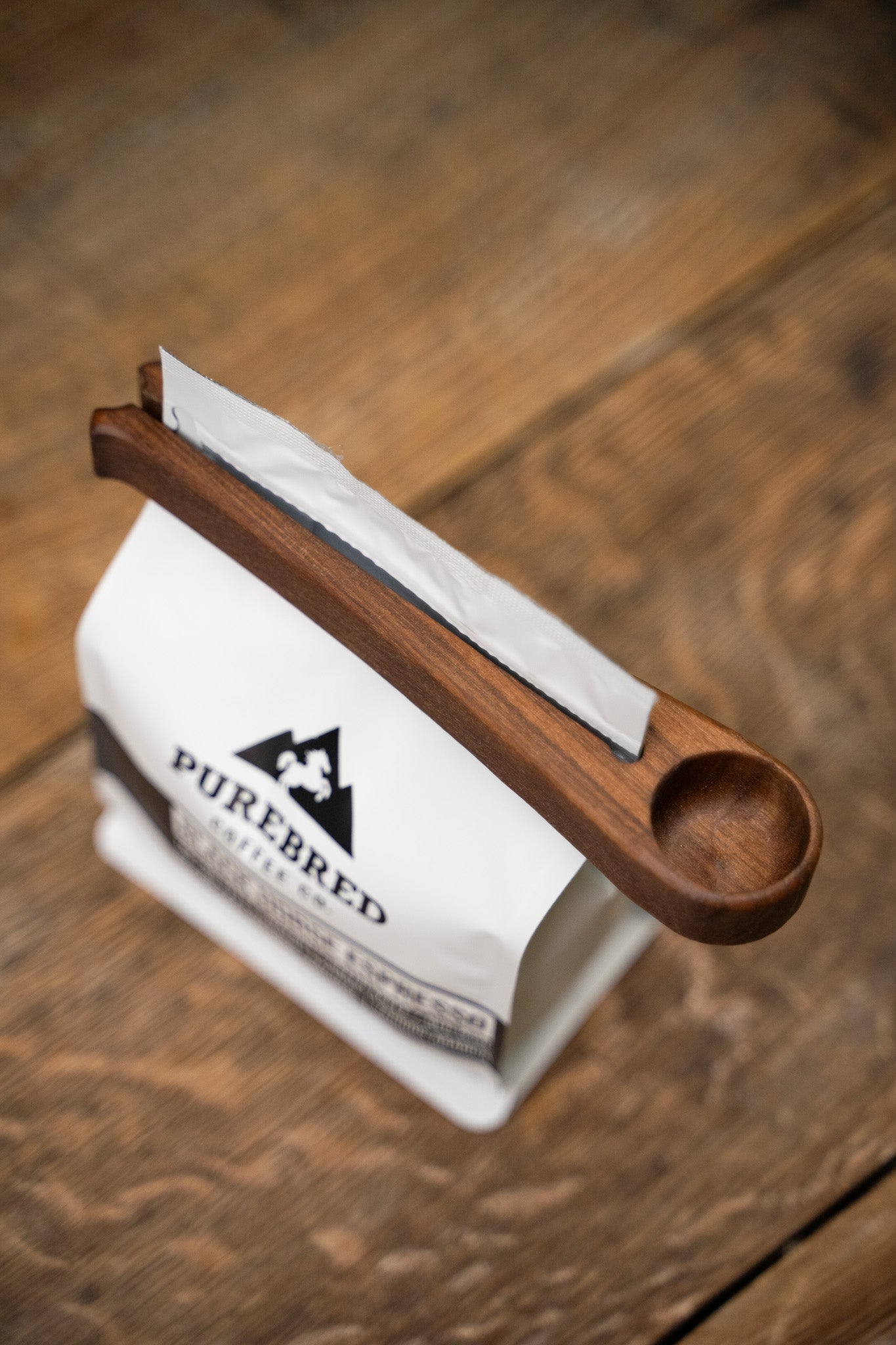 Premium Handcrafted Walnut Coffee Scoop with Bag Clip - Perfect for Coffee Lovers - Eco-Friendly, Unique Kitchen Tool