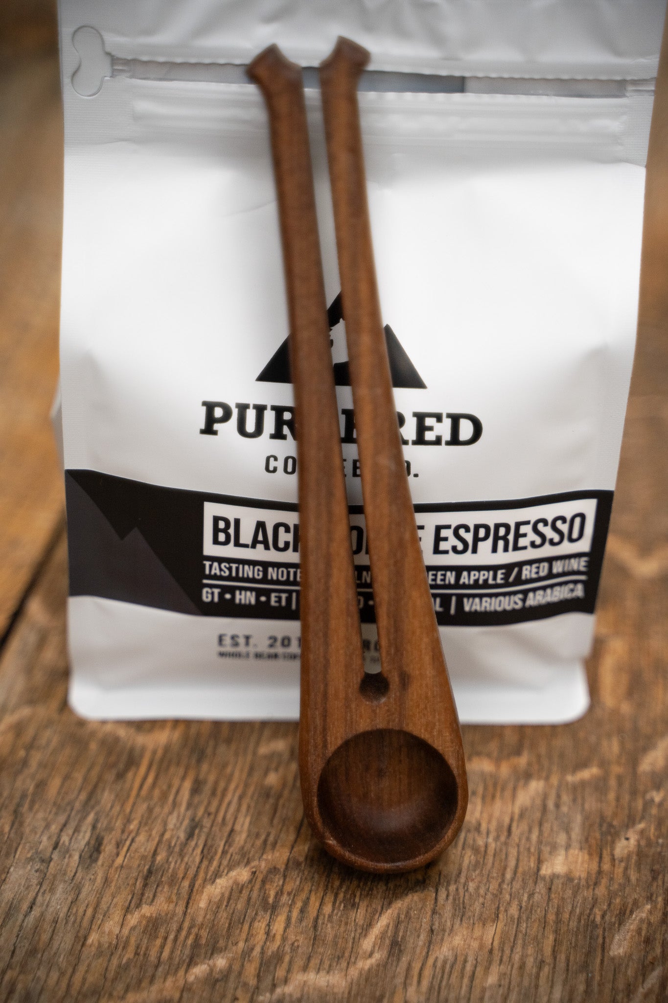 Premium Handcrafted Walnut Coffee Scoop with Bag Clip - Perfect for Coffee Lovers - Eco-Friendly, Unique Kitchen Tool