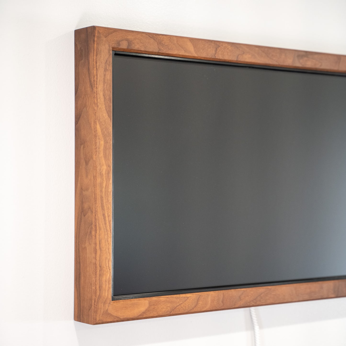 32" Touch Screen Smart Digital Wall Display - WQHD Screen with WiFi Calendar & Raspberry Pi