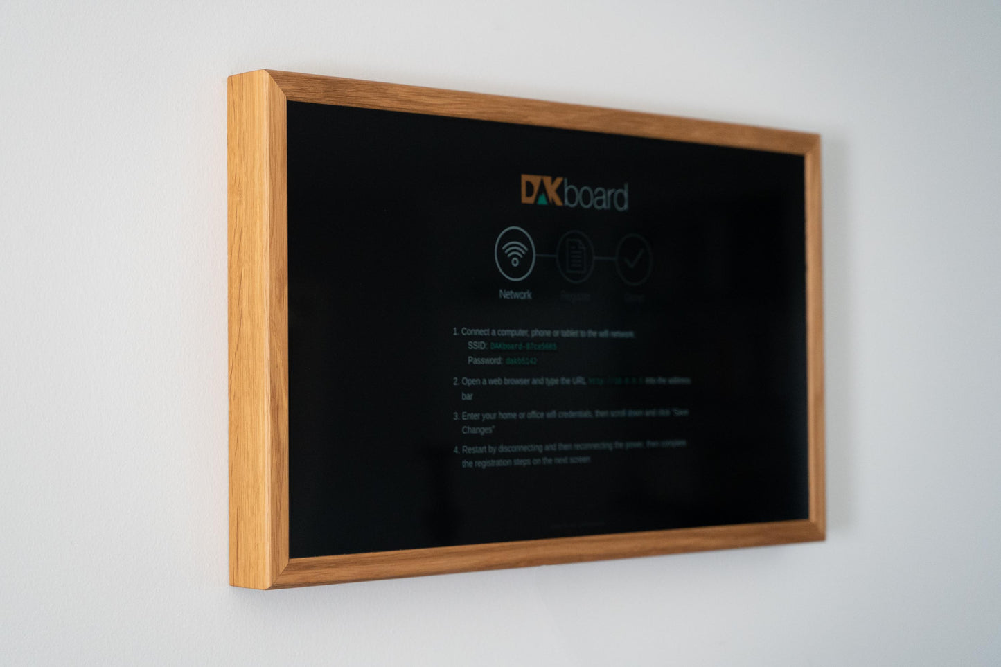 32" Smart Digital Wall Display - HD Screen with WiFi Calendar & Raspberry Pi