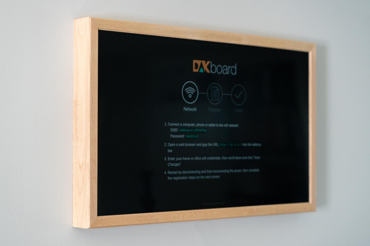 32" Smart Digital Wall Display - HD Screen with WiFi Calendar & Raspberry Pi